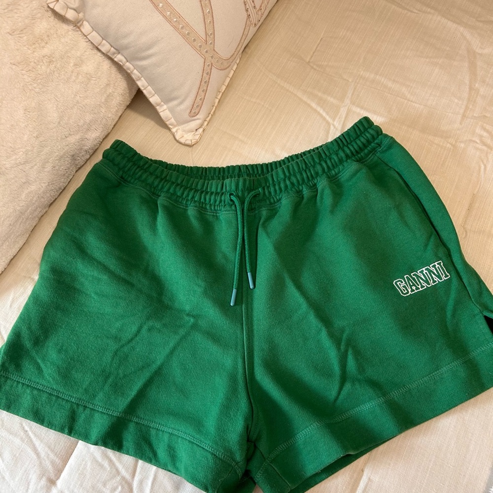 Ganni Vibrant ( Kelly Green ) Shorts NWT - Picture 3 of 9